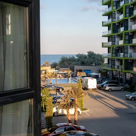 Apartament Alezi Studio With Pool And Spa Năvodari